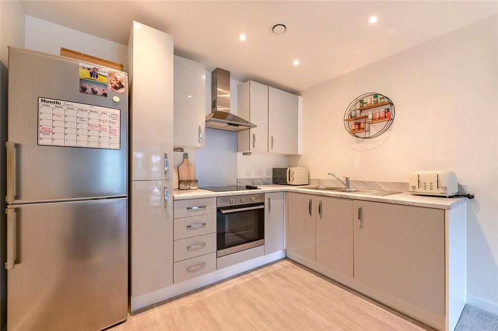 Property photo 3 of 17 Picture No. 01