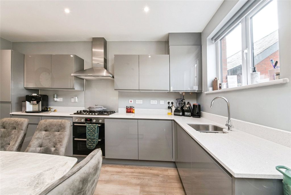 Property photo 2 of 12 Picture No. 04