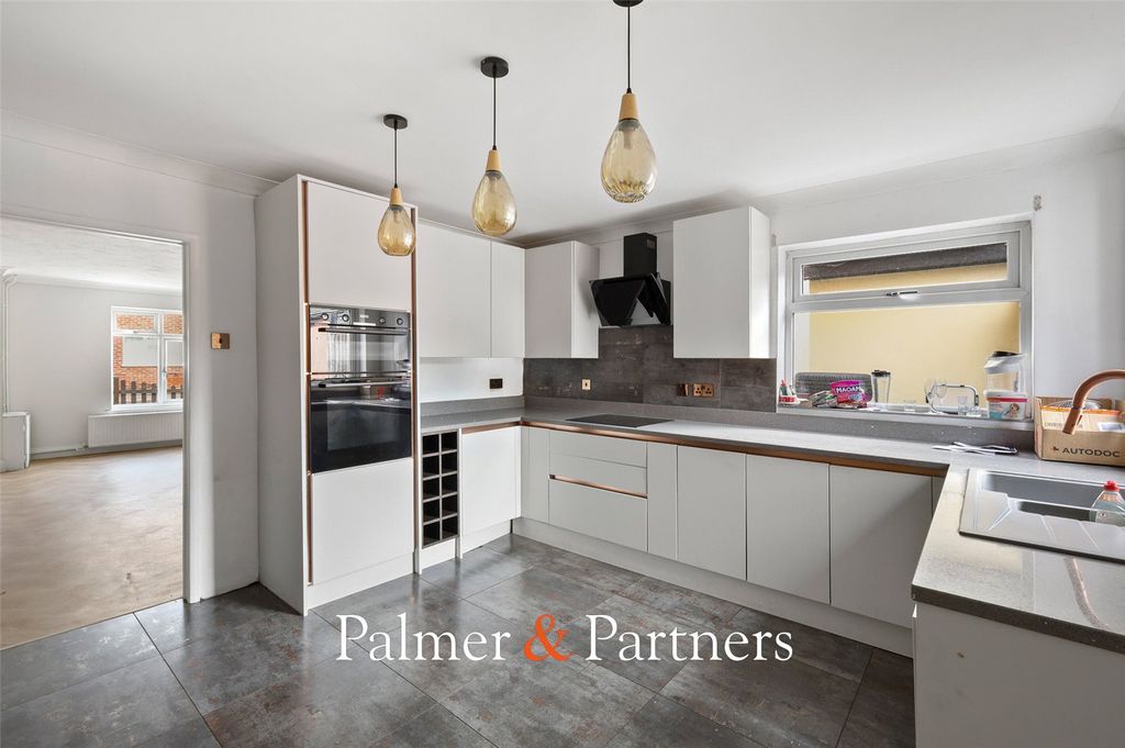 Property photo 2 of 18 Picture No. 17