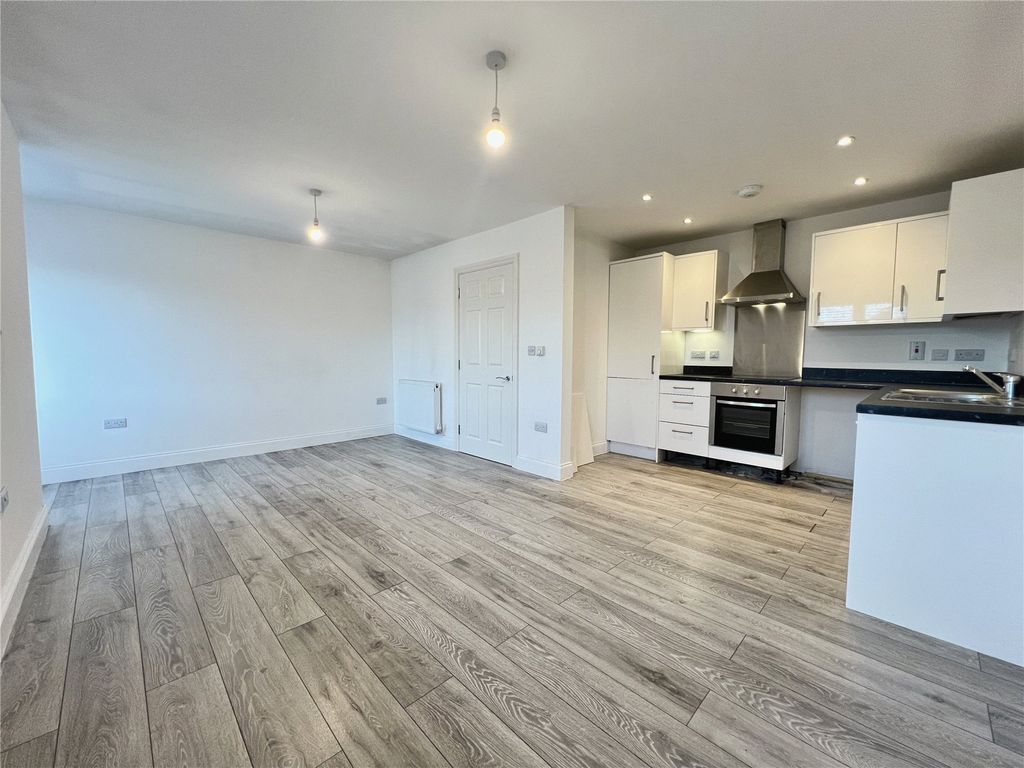 Property photo 3 of 22 Picture No. 24