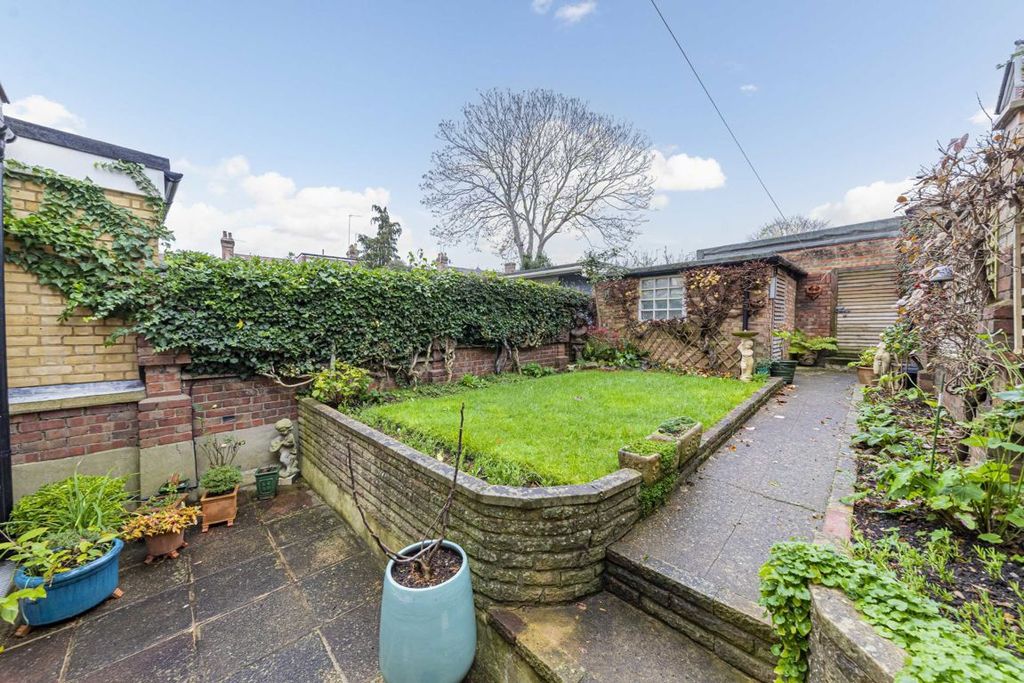 Property photo 3 of 8