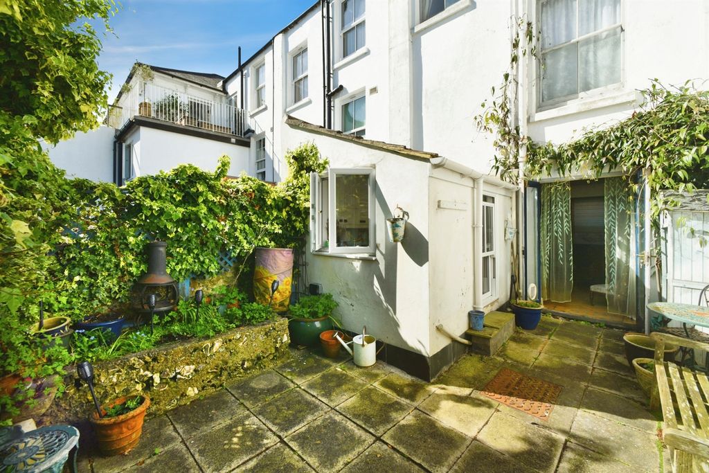 Property photo 3 of 21