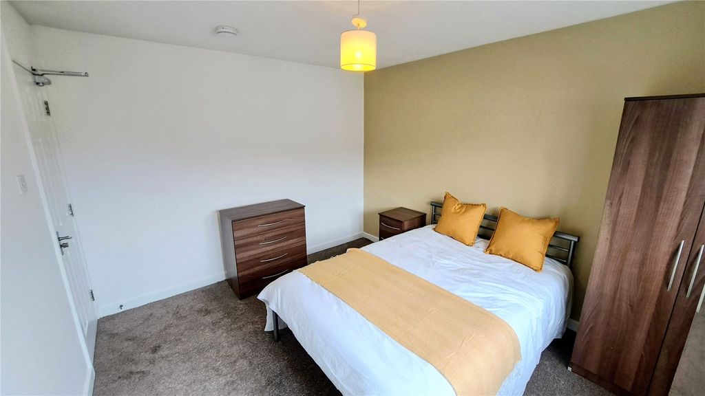 Property photo 2 of 8 Picture No. 04