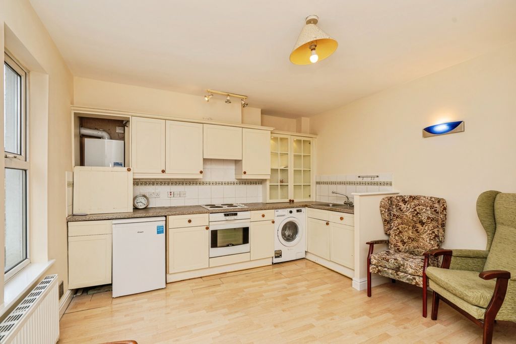 Property photo 2 of 10 Picture No. 25