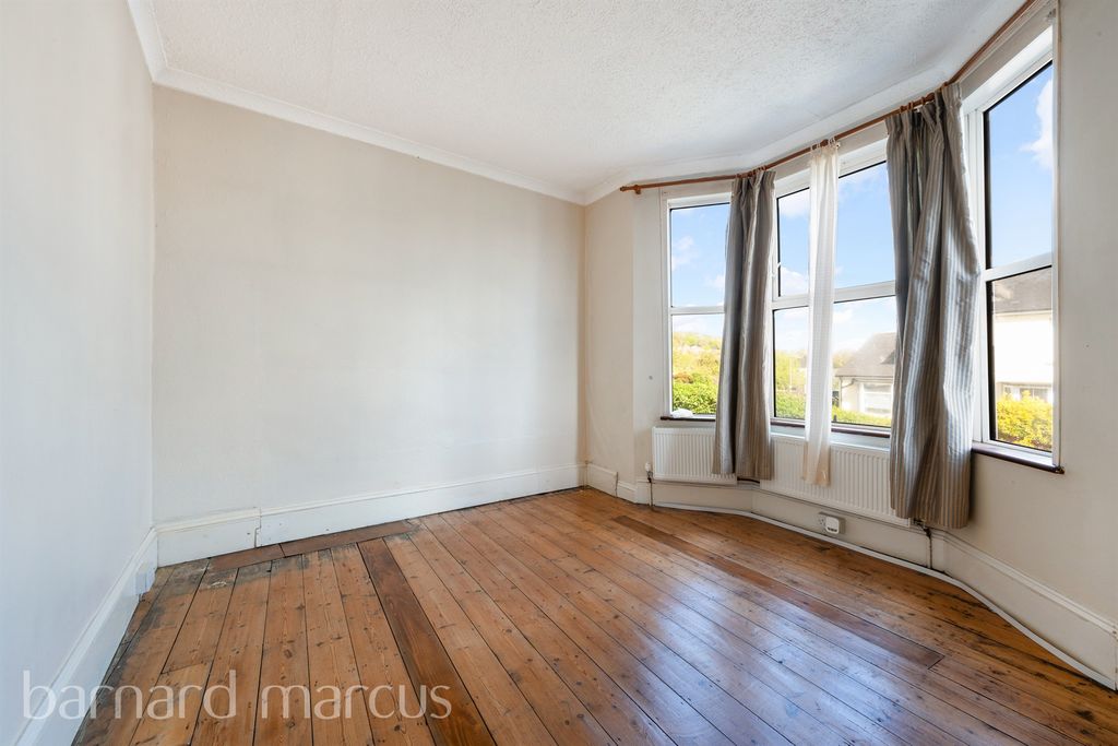 Property photo 3 of 8