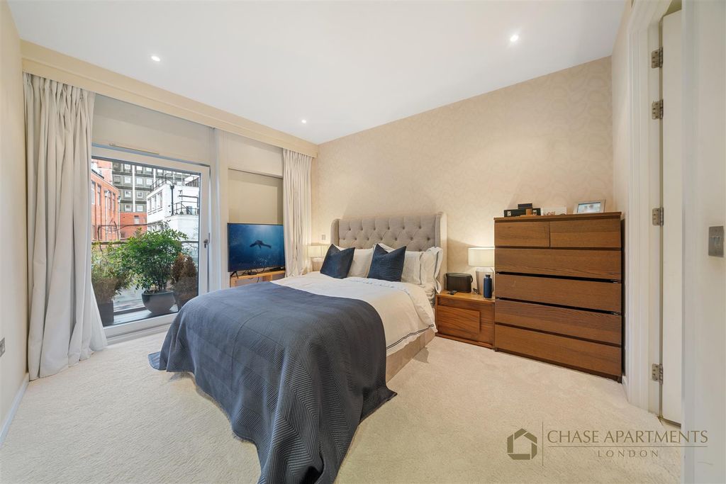 Property photo 3 of 12 Hepworth Court Sw1W 8Qn-2.Jpg