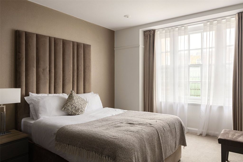 Property photo 2 of 15 Double Bedroom