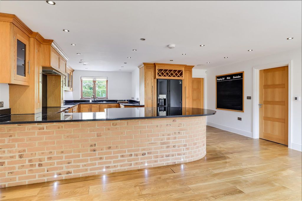 Property photo 2 of 38 Img (32).Jpg