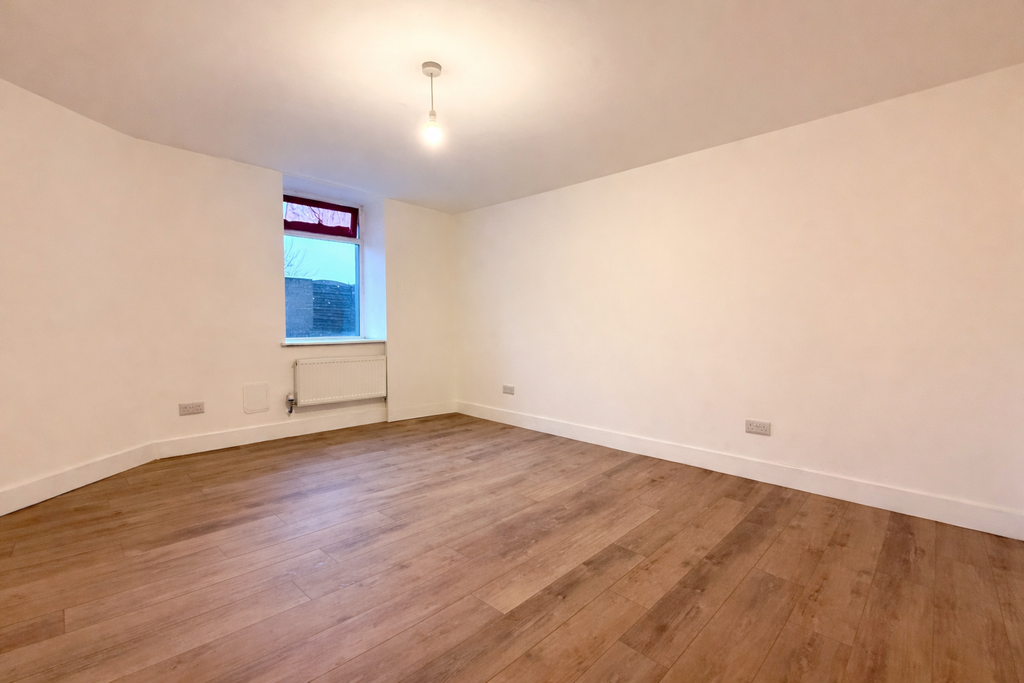 Property photo 2 of 11 B2E8F591-F2C1-4212-B8Ae-Fbc17E85Eef5