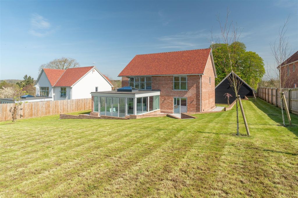 Property photo 2 of 13 Westerly Facing Rear Garden