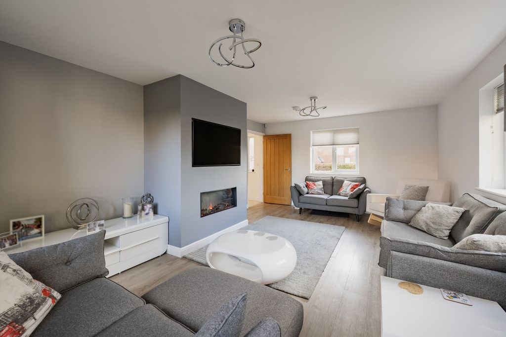 Property photo 3 of 22