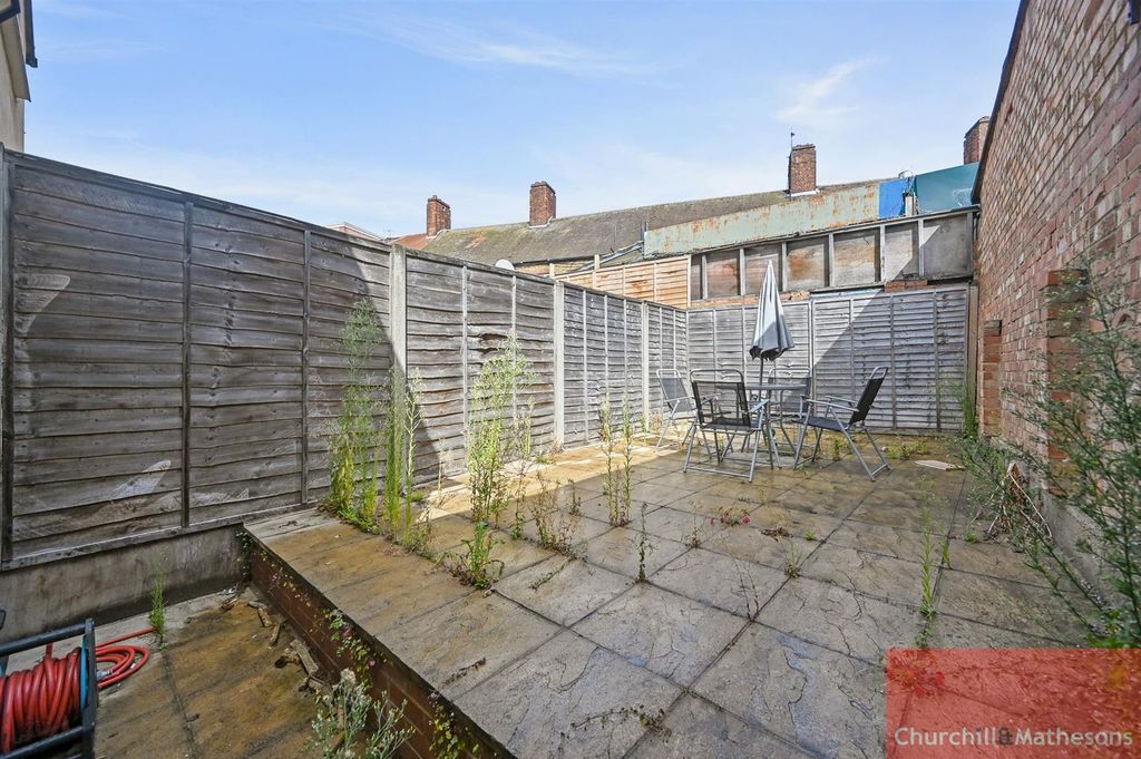 Property photo 3 of 10 Rcchmaa- Old Oak Common Lane (6).Jpg