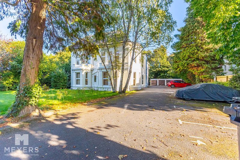 Property photo 1 of 14 Photo 6