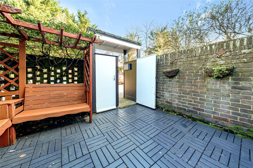 Property photo 2 of 12 Picture No. 16