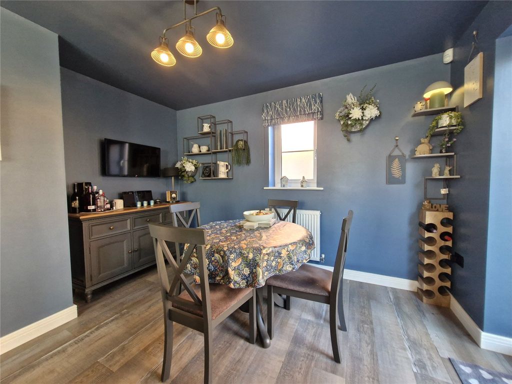 Property photo 3 of 18 Kitchen/Diner