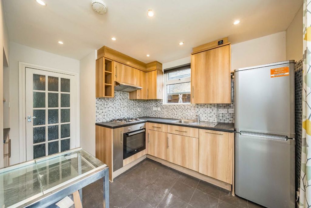 Property photo 2 of 6