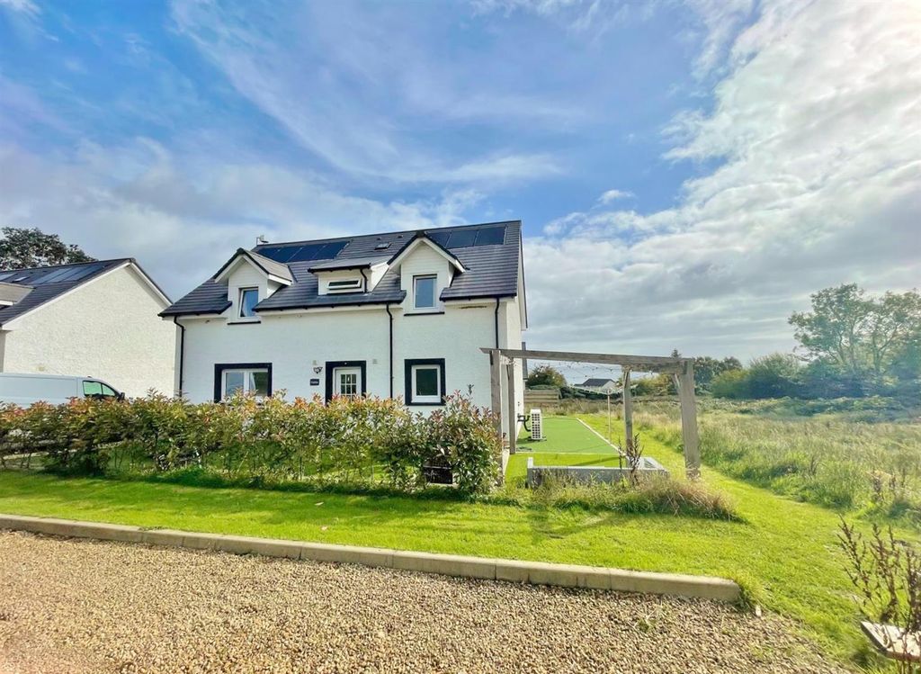 Property photo 1 of 37 Rear Of Gables