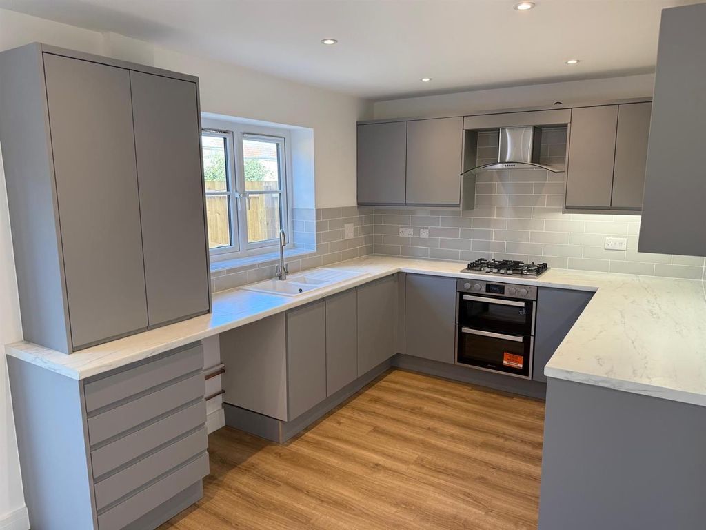 Property photo 3 of 14 Plot 405 Kitchen.Jpeg