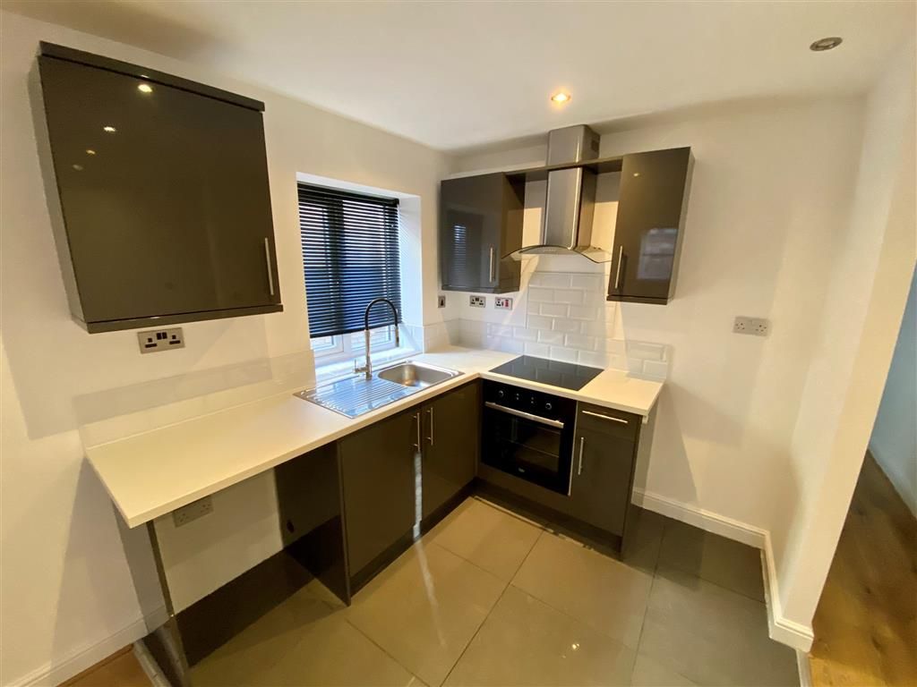 Property photo 2 of 8 Kitchen