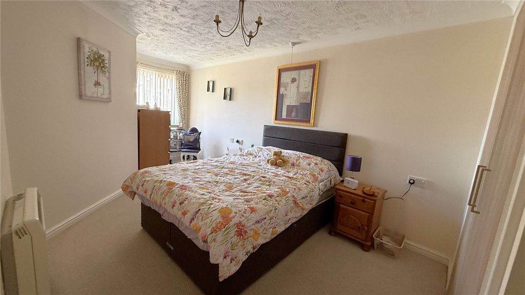 Property photo 3 of 17 Picture No. 02