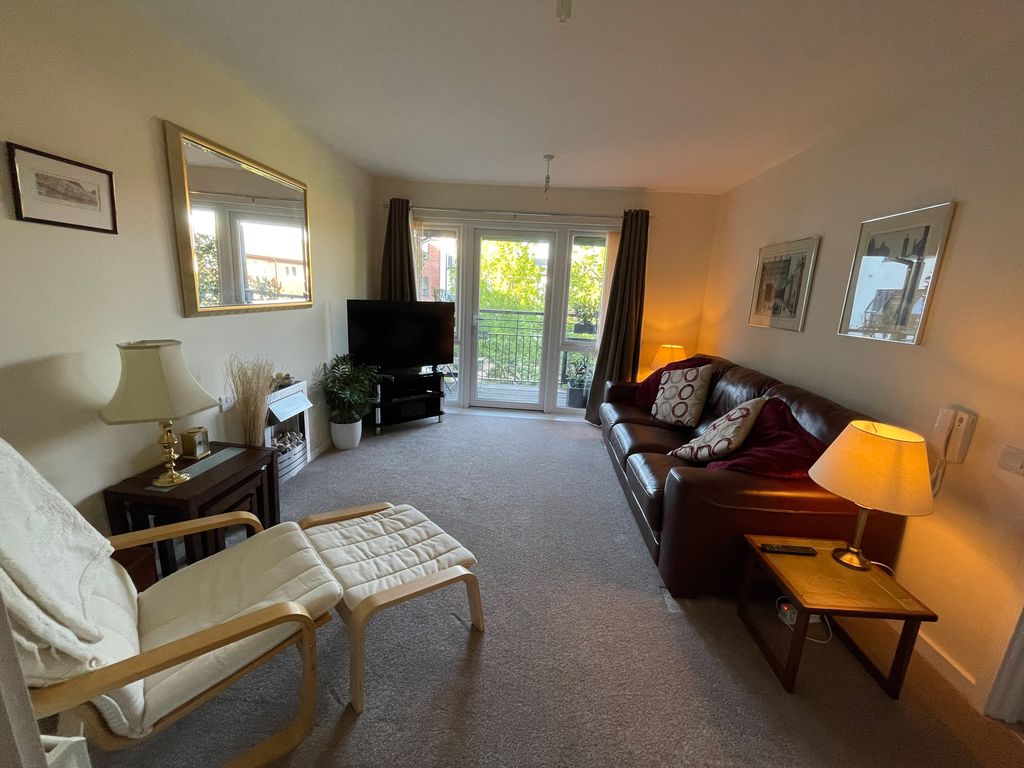 Property photo 1 of 12 Lounge