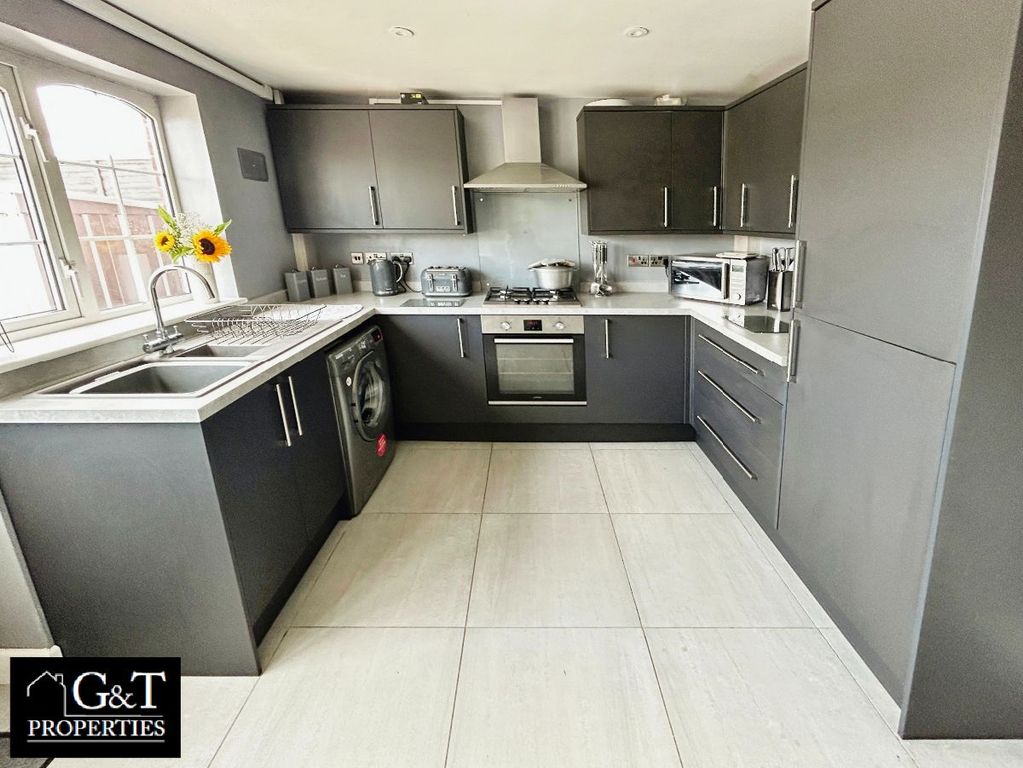 Property photo 1 of 24 Kitchen