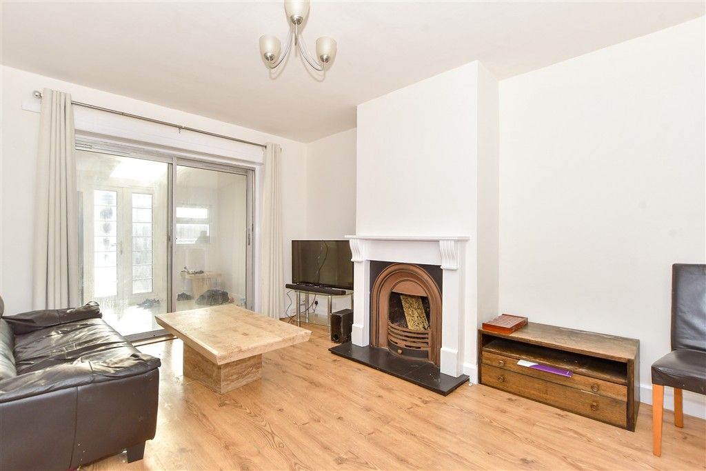 Property photo 2 of 10 Lounge