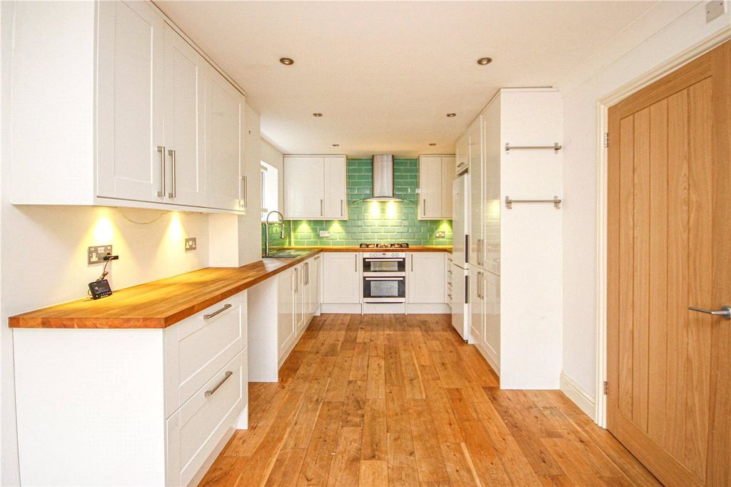 Property photo 2 of 16 Kitchen