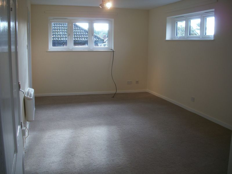 Property photo 2 of 6 Photo 4