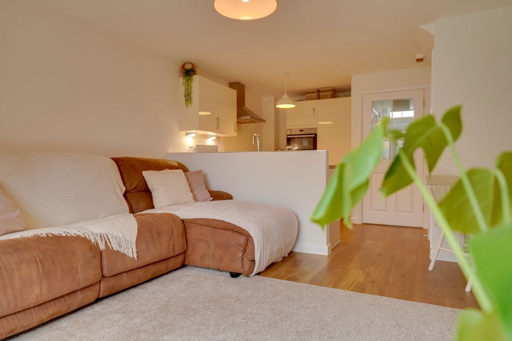 Property photo 3 of 12 Dsc07706-Dsc07710