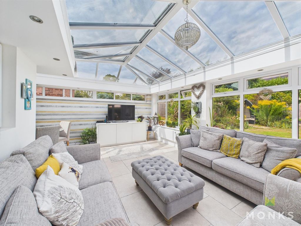 Property photo 2 of 42 Cam01520G0-Pr0250-Still029.Jpg