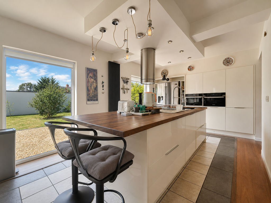 Property photo 3 of 22 Fernhamroadfinals1