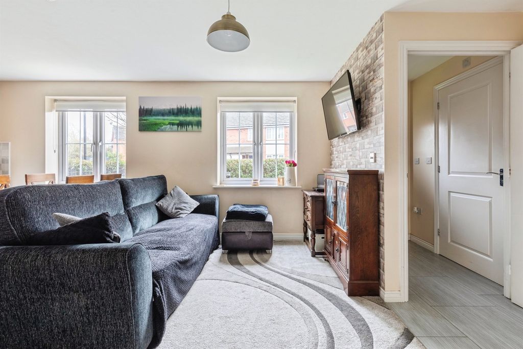 Property photo 2 of 14