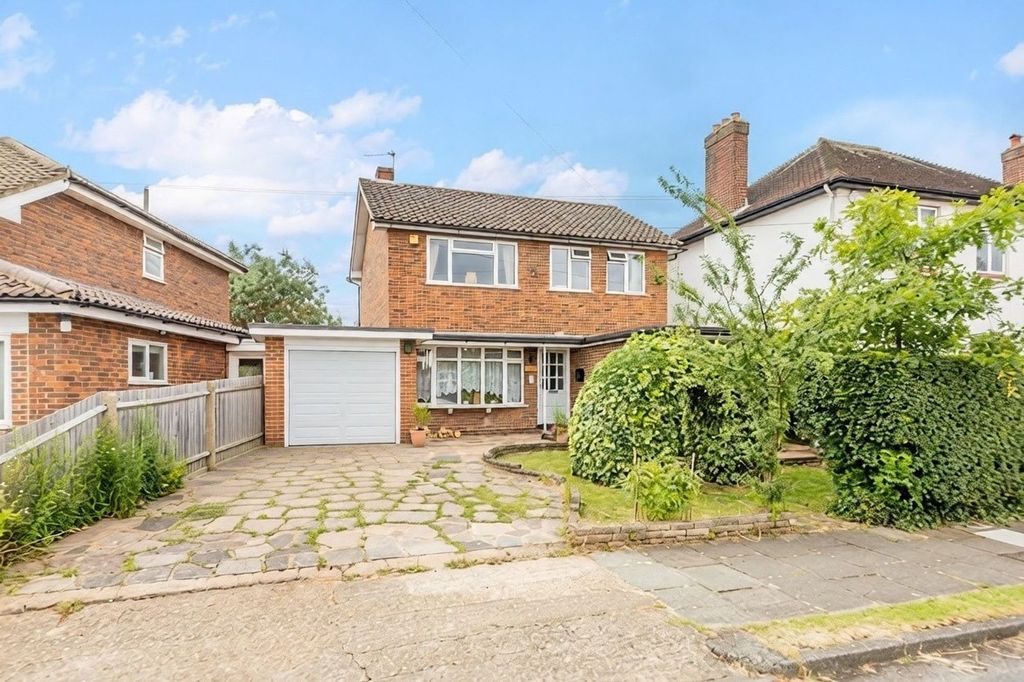 Property photo 1 of 17 Mavis Ave