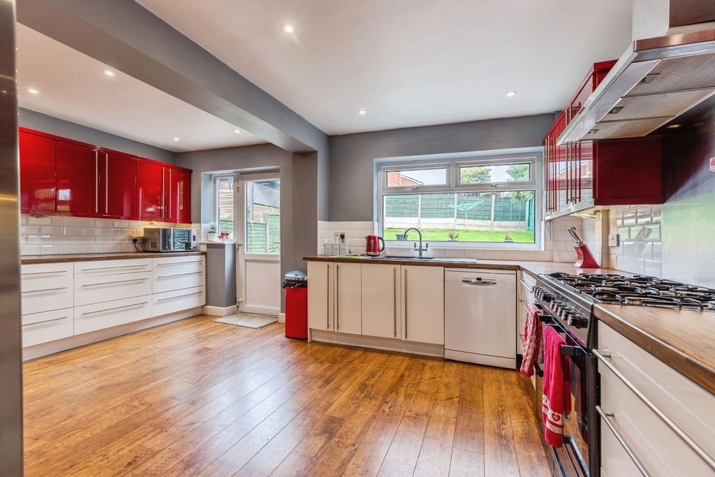 Property photo 3 of 26 Pbox-Img.Jpg