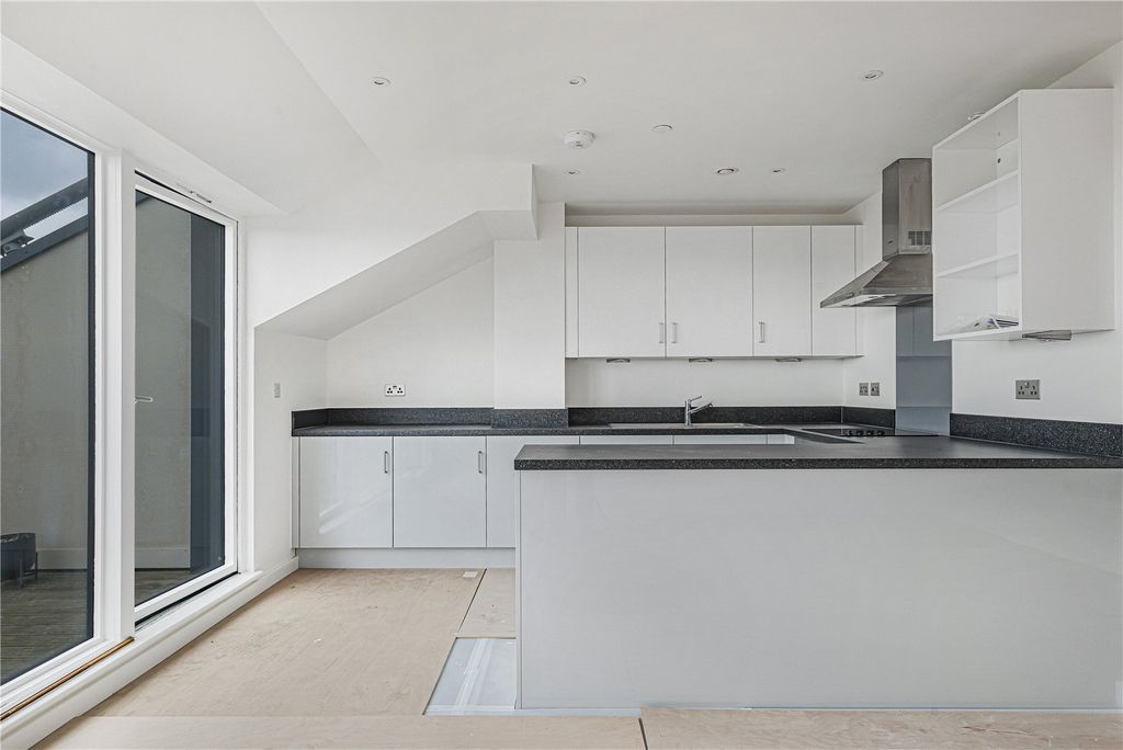 Property photo 2 of 16 Picture No. 42