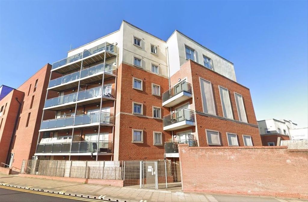 Property photo 1 of 3