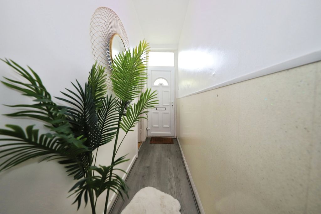 Property photo 2 of 17 Photo