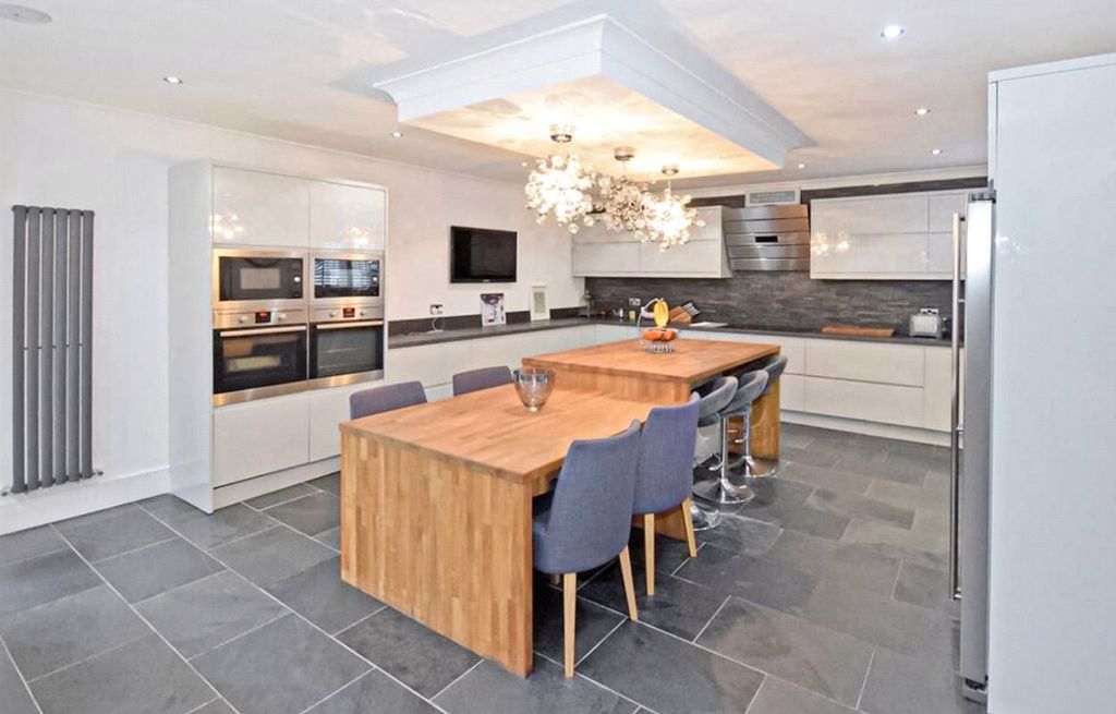 Property photo 2 of 16 Picture No. 02