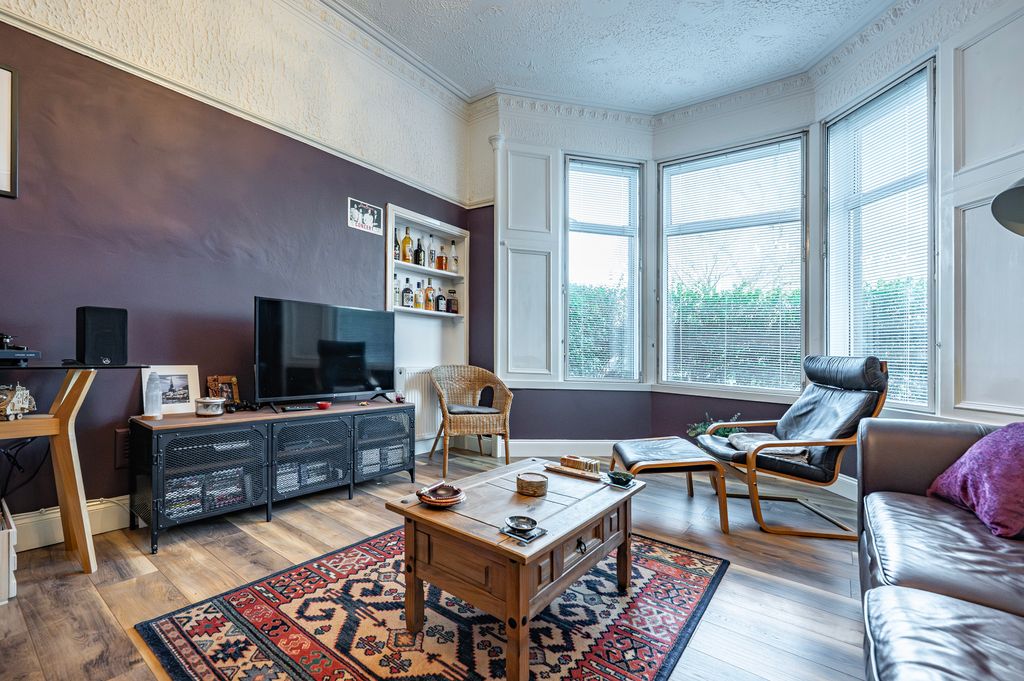 Property photo 3 of 34