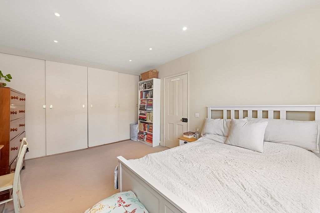 Property photo 3 of 11 Principal Bedroom