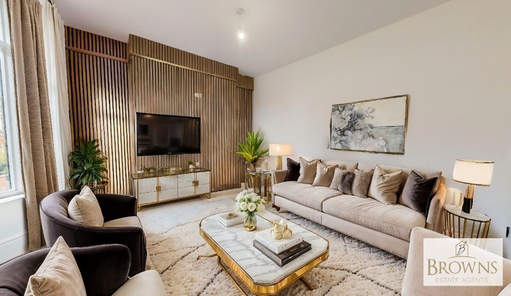 Property photo 1 of 35 4938370