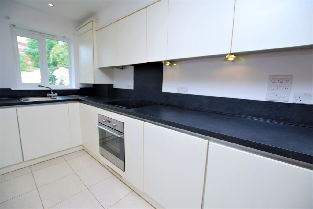 Property photo 2 of 12 Photo 02