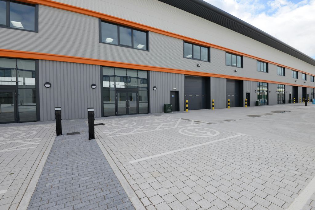 Property photo 3 of 13 73181480Efd04018B1A3671852A3A633.Jpg