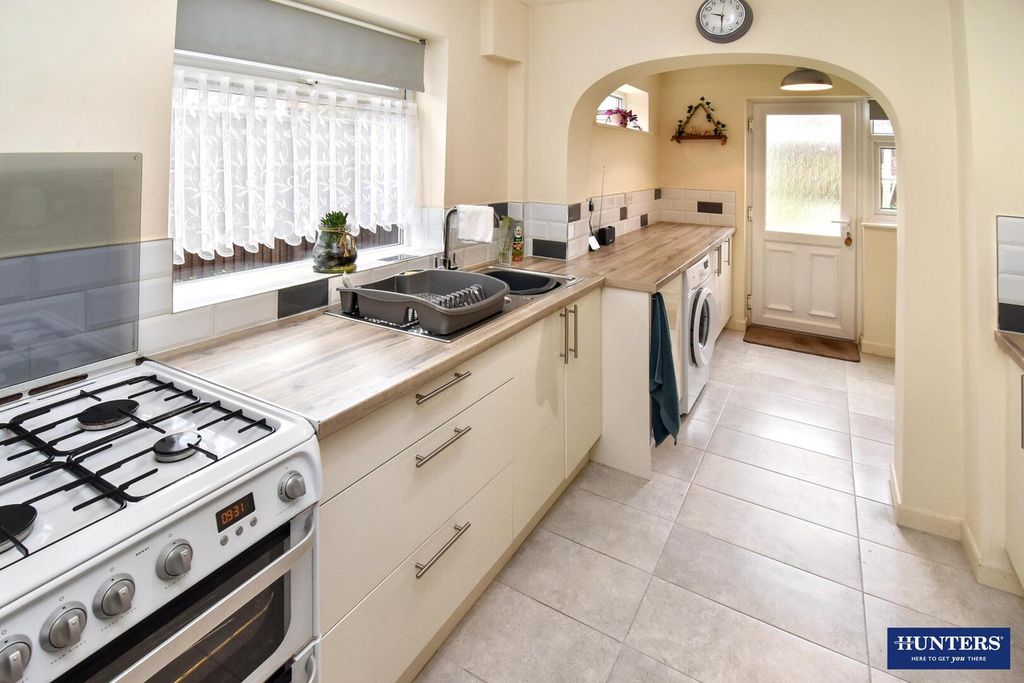 Property photo 3 of 21 Kitchen