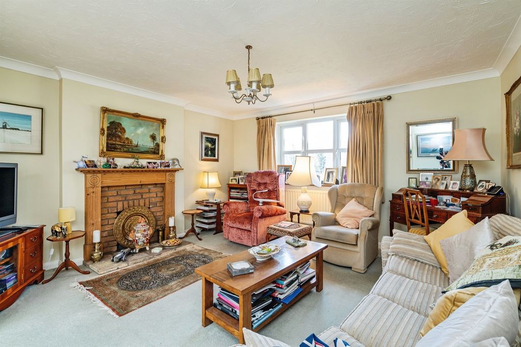 Property photo 3 of 16