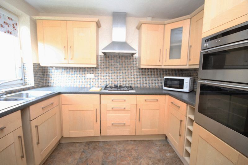 Property photo 2 of 7 Kitchen