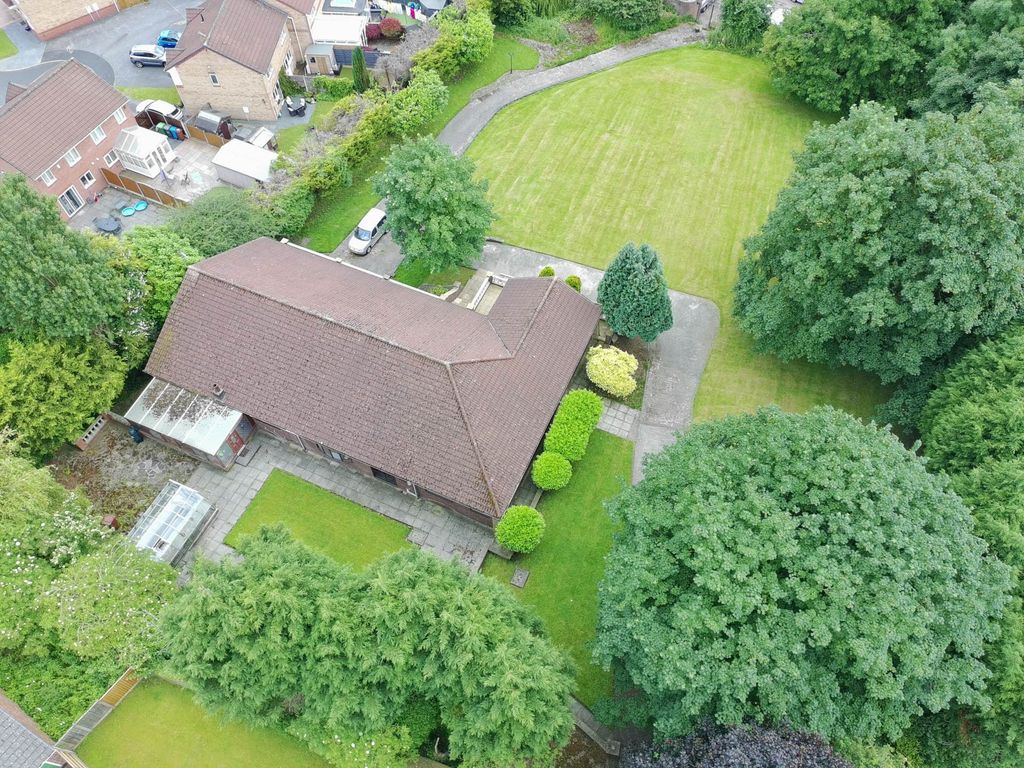 Property photo 2 of 35