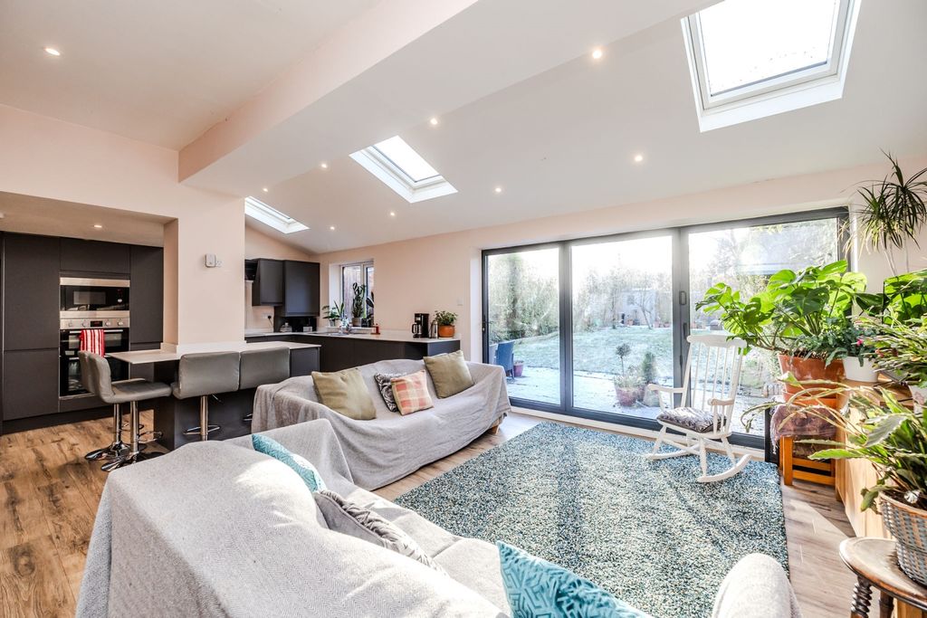 Property photo 3 of 34 C.Ki