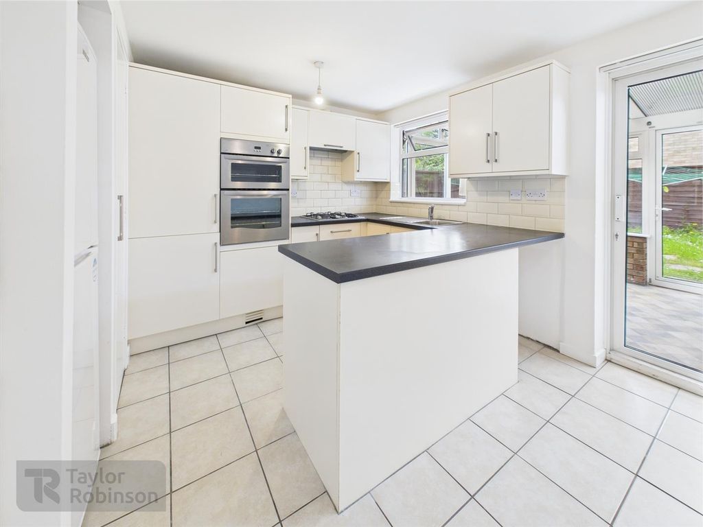 Property photo 3 of 12 Cam02600G0-Pr0477-Still004.Jpg